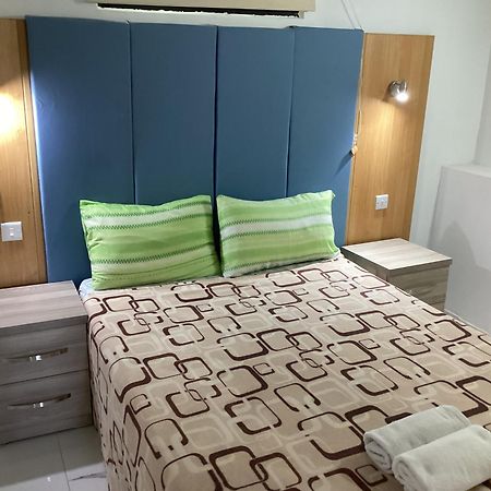 Whitestar Guesthouse Salina Buitenkant foto